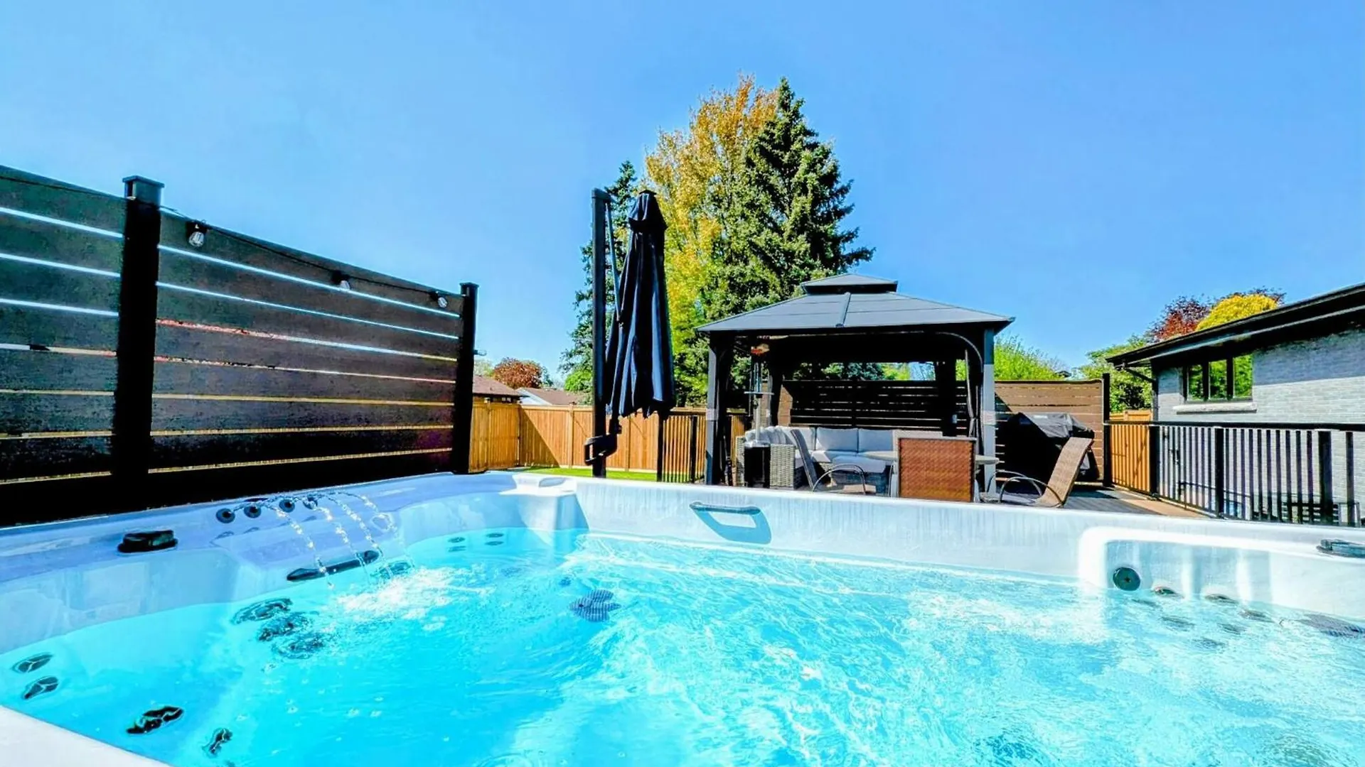 Niagara| All Season- Swim Spa|Patio|King Bed|Bbq| Holiday home Niagara Falls